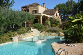 Villa Luna avec piscine dans un parc de 5200M en plein cœur du Périgord Noir